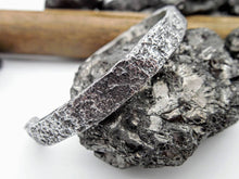 Load image into Gallery viewer, Stone hammered stainless steel bracelet