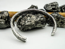 Load image into Gallery viewer, Stone hammered stainless steel bracelet