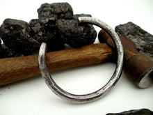 Load image into Gallery viewer, Spiral stainless steel cuff bracelet